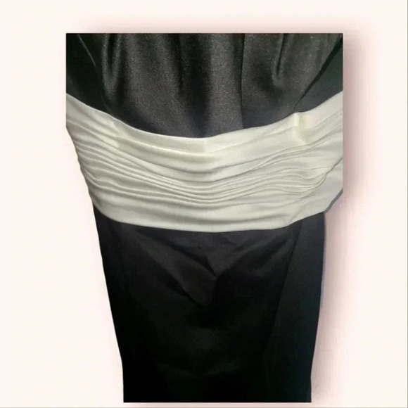 David's Bridal Gown Size 12 Floor length Strapless - Picture 3 of 14